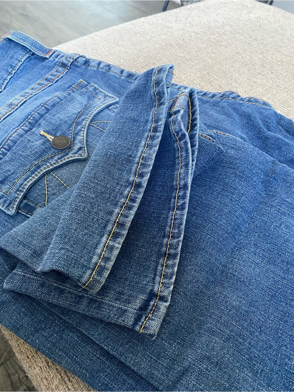 True Religion Straight-Leg Jeans in Blue Wash with Contrast Stitching